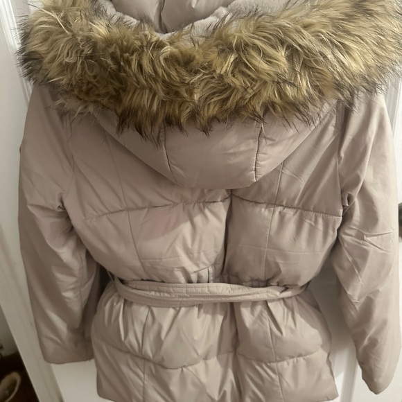 Abercrombie kids Ultra Puffer with belt, tan, excellent condition, size 11/12 - Picture 3 of 6